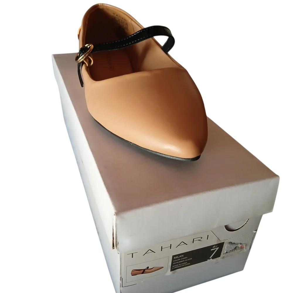 TAHARI Women's Camel w/black Mary Jane Flats - Picture 2 of 6